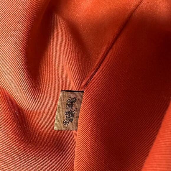 Coach Gallery Tote In Signature Canvas In Sand/Deep Orange CW381 NWT - Picture 7 of 11